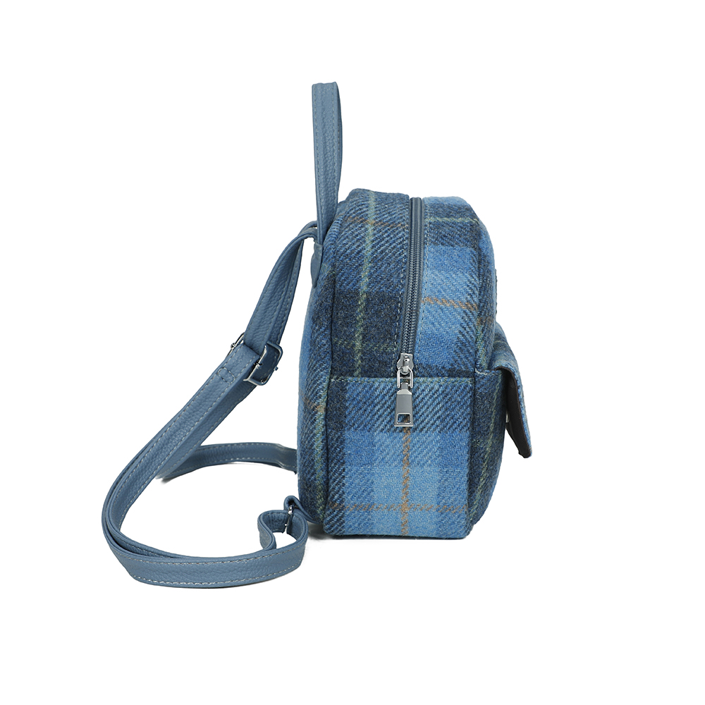 Strathurie Fashion Accessory Wholesaler Glasgow a blue plaid backpack with a zipper